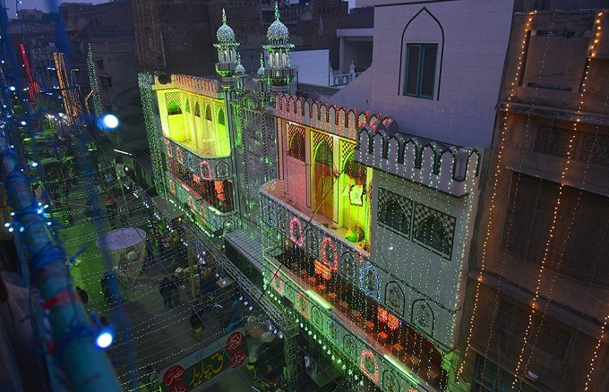 A mosque is decorated to celebrate the birthday of Prophet Mohammed (PBUH) in Lahore. Photo: AFP