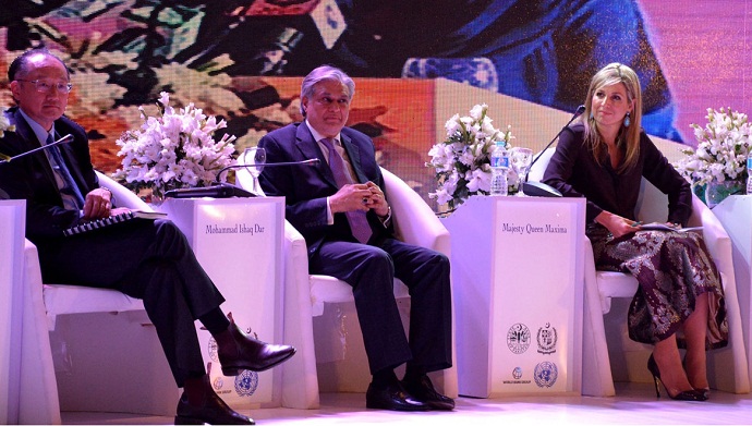 (L to R) World Bank President Jim Yong Kim, Pakistan's Finance Minister Senator Ishaq Dar and Queen Maxima of Netherlands at the launch ceremony in Islamabad on 9 February 2016.