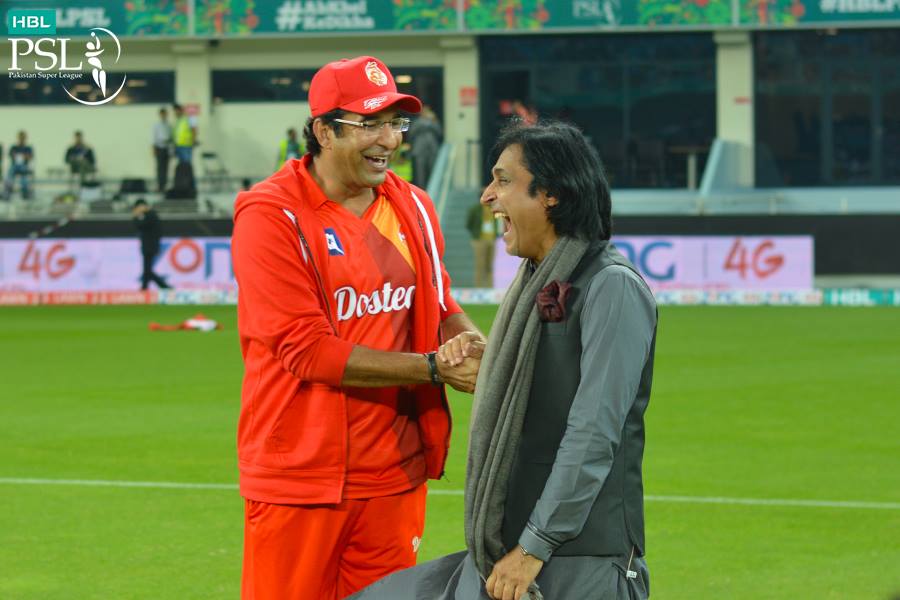 Two legends Wasim Akram and Ramiz Raja sharing a laugh during PSL
