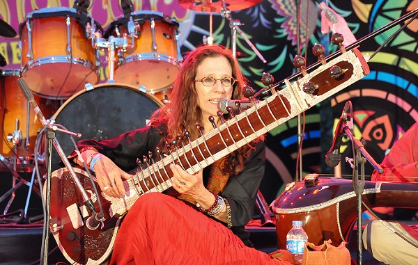 American sitarist Amie Maciszewski performing at Music Mela 2016 in Islamabad, Pakistan
