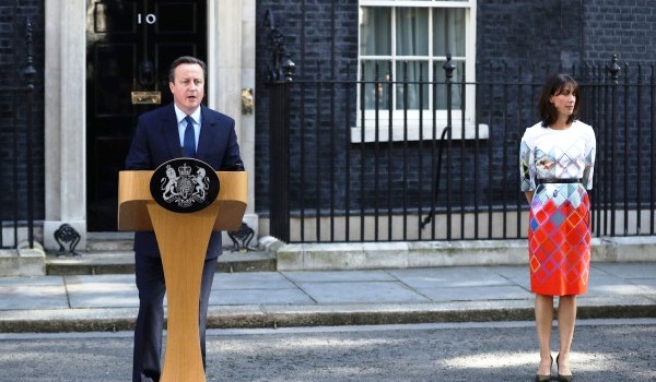 British PM David Cameron and wife Samantha visibly emotional during resignation speech after Britain votes to leave EU