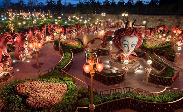 Alice in Wonderland Maze, a Fantasyland attraction featured at Shanghai Disneyland.