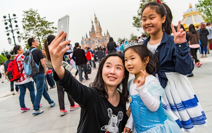 Chinese people all set for amazing Disney adventure at Shanghai Disneyland
