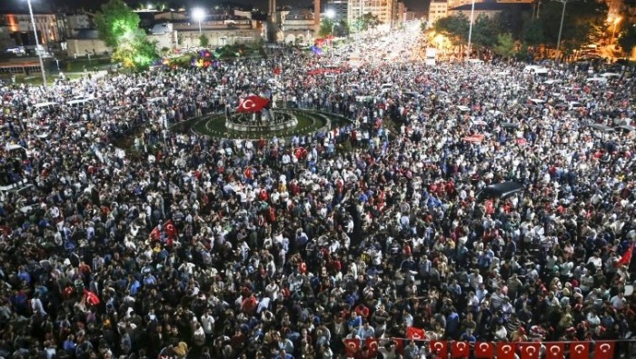 Citizens in Suvas rush to the streets after calls from Turkish President Recep Tayyip Erdogan to foil the coup attempt.