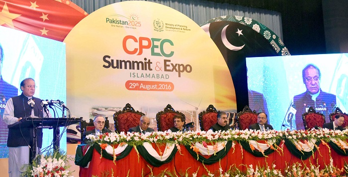PM Nawaz Sharif addressing the gathering at occasion of CPEC Summit 2016 in Islamabad on 29 August 2016. Photo: PID
