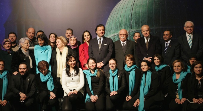 Group photo of award recipeints at prestigious Dost Awards held in Konya, Turkey