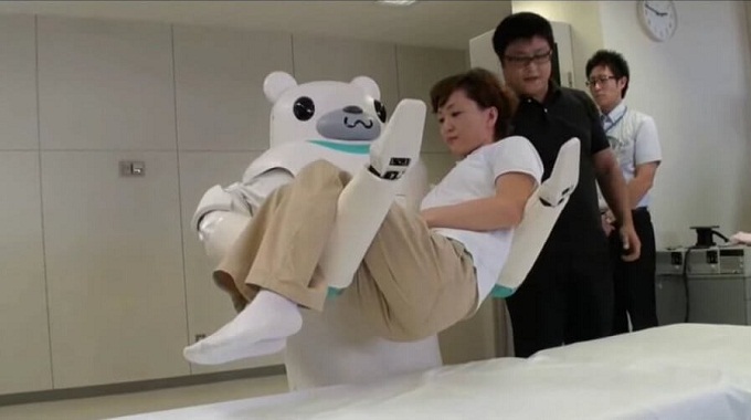 Japan plans to build elderly caring robots by 2020