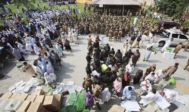 Voting begins in Pakistan amid high security