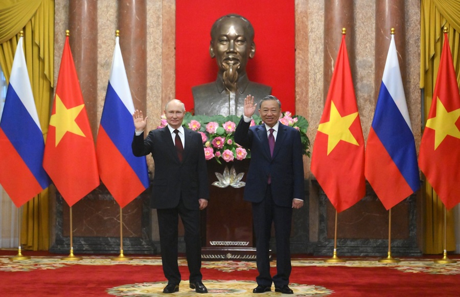 Russian President Vladimir Putin with President of Vietnam To Lam