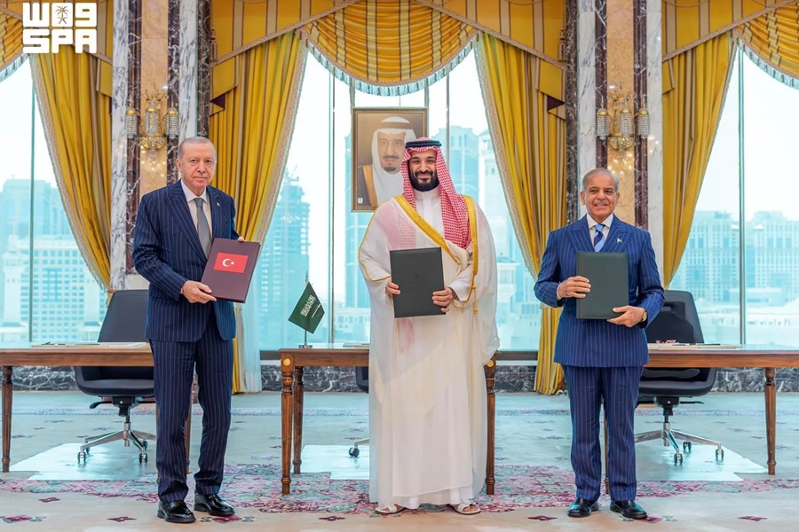 Saudi Arabia, Turkey and Pakistan sign joint defense agreement